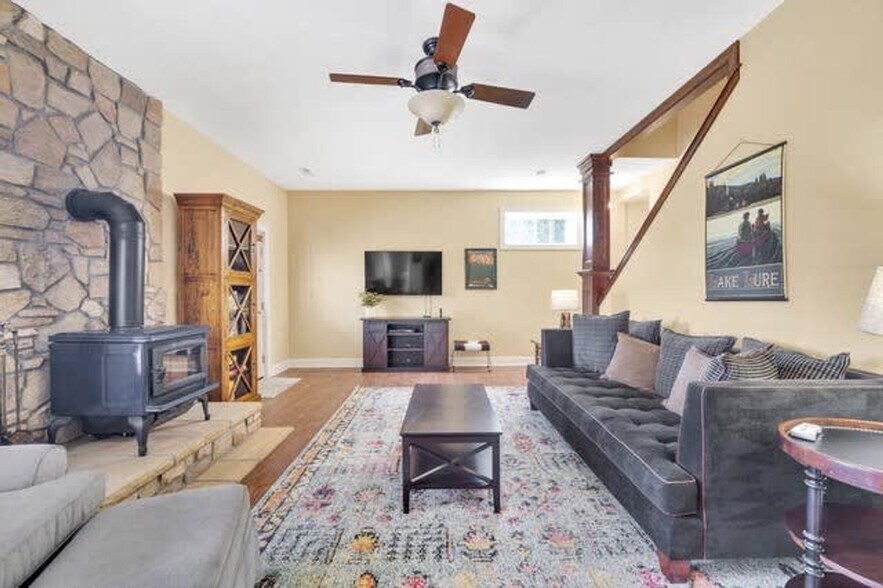 Primary Photo - 49 Indian Summer Ln