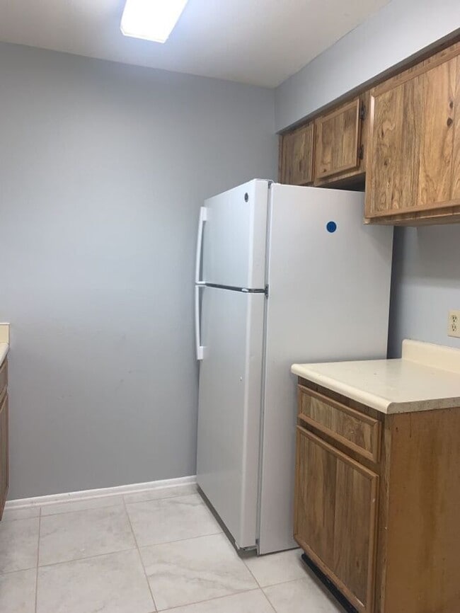 Building Photo - RENOVATED CONDO CLOSE TO USF