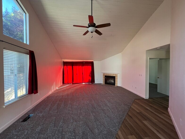 Building Photo - 945 Marietta Ct