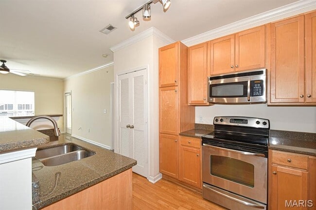 Building Photo - 1270 Strassner Dr