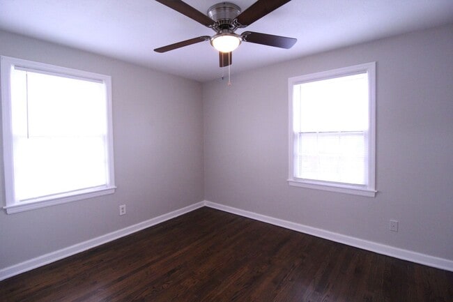 Building Photo - March FREE On This 3 Bedroom 2 Bath Duplex
