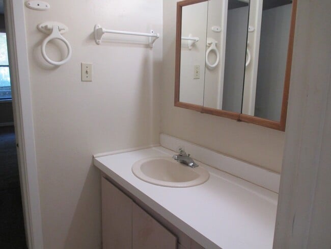 Building Photo - 720 Jody Ct