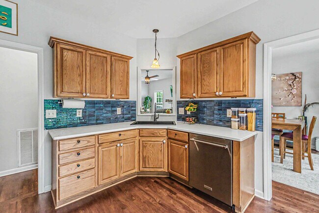 Building Photo - 609 Riva Ridge Rd