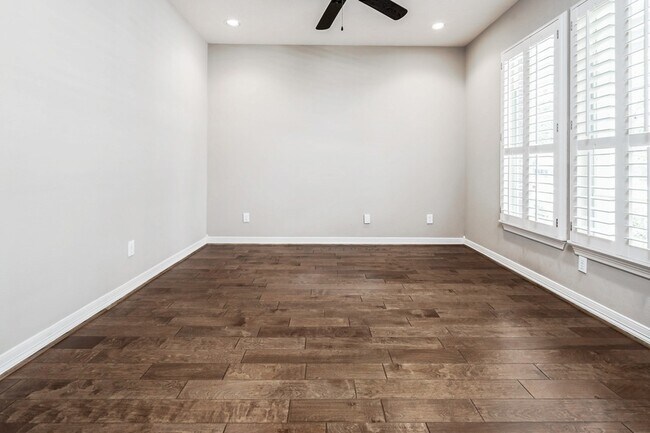 Building Photo - 12406 Santiago Cove Ln