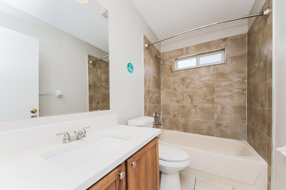 Building Photo - 1239 Heather Lake Dr