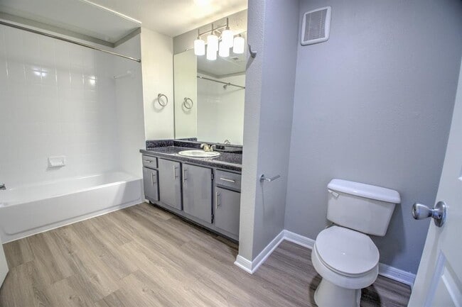 Building Photo - 2320 Gracy Farms Ln