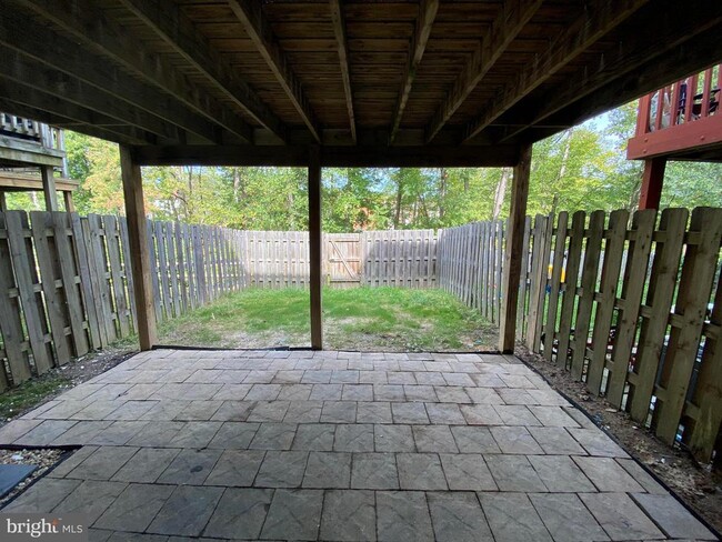 Building Photo - 2908 Cambridge Dr