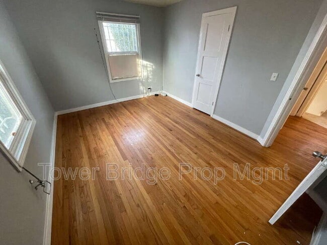 Building Photo - 2871 32nd Ave