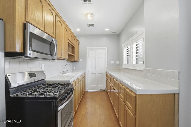 Building Photo - 4410 Trowbridge Dr