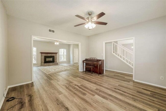 Building Photo - 10910 Willow Meadow Cir