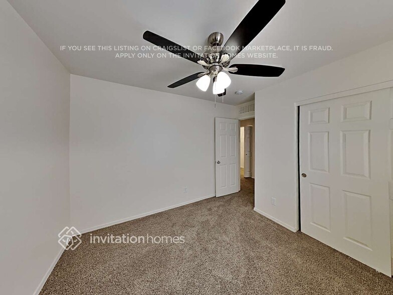 Building Photo - 42944 W Samuel Dr