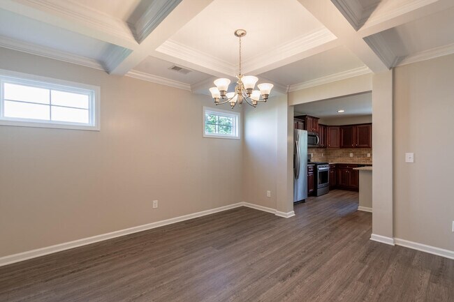 Building Photo - 3733 Moseley Dr