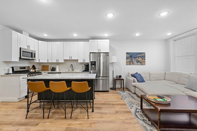 Building Photo - 71 Beacon Ave