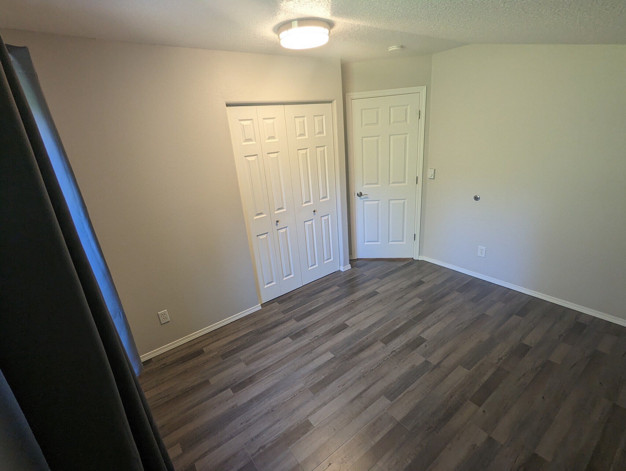 1st bedroom - 9413 NE 227th Ave