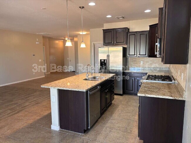 Building Photo - 12690 S 184th Ave