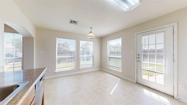 Building Photo - 4140 McFarland Dr