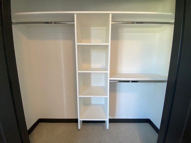 Building Photo - Close to Micron, 3 Bedroom 3 bath w/ a Mil...