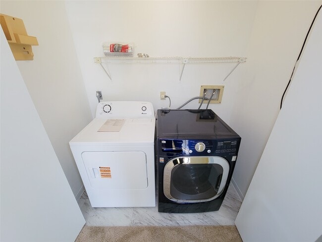 Building Photo - 10130 Berry Limb Dr