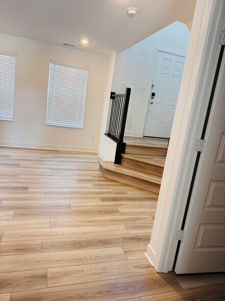 Building Photo - 13769 Gatsby Dr