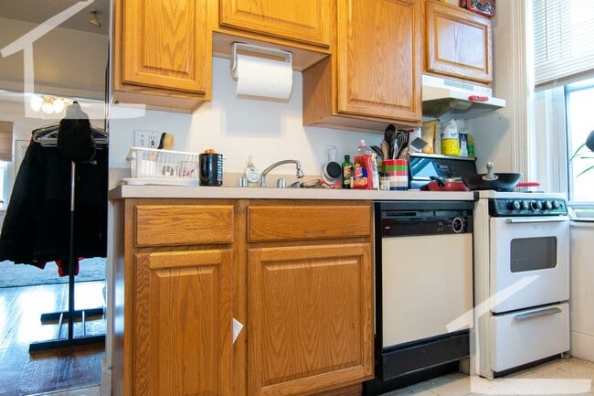 Building Photo - 2 Bed in Brighton for September 1st - NO BROKER FEE