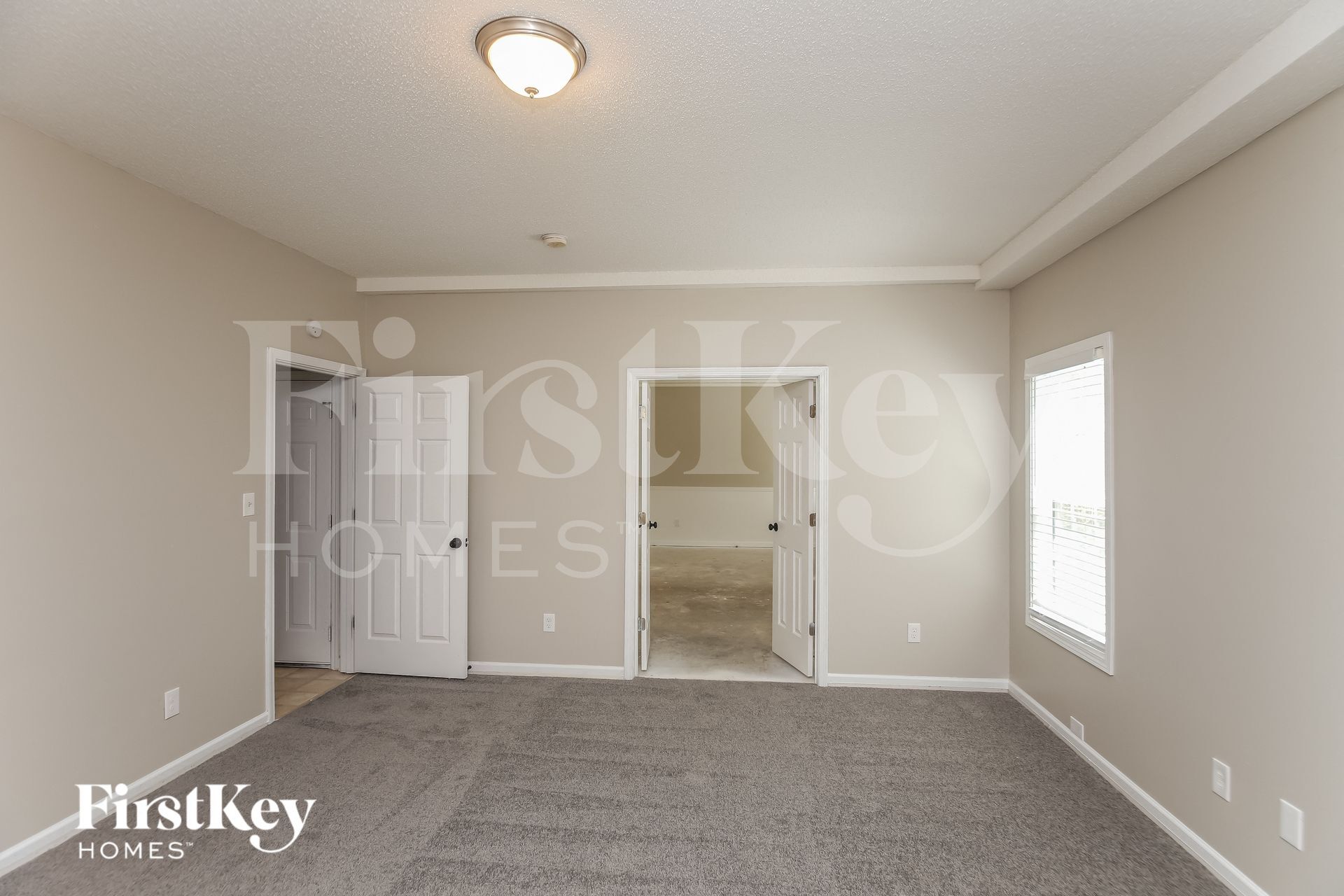 Building Photo - 136 Four Oaks Dr