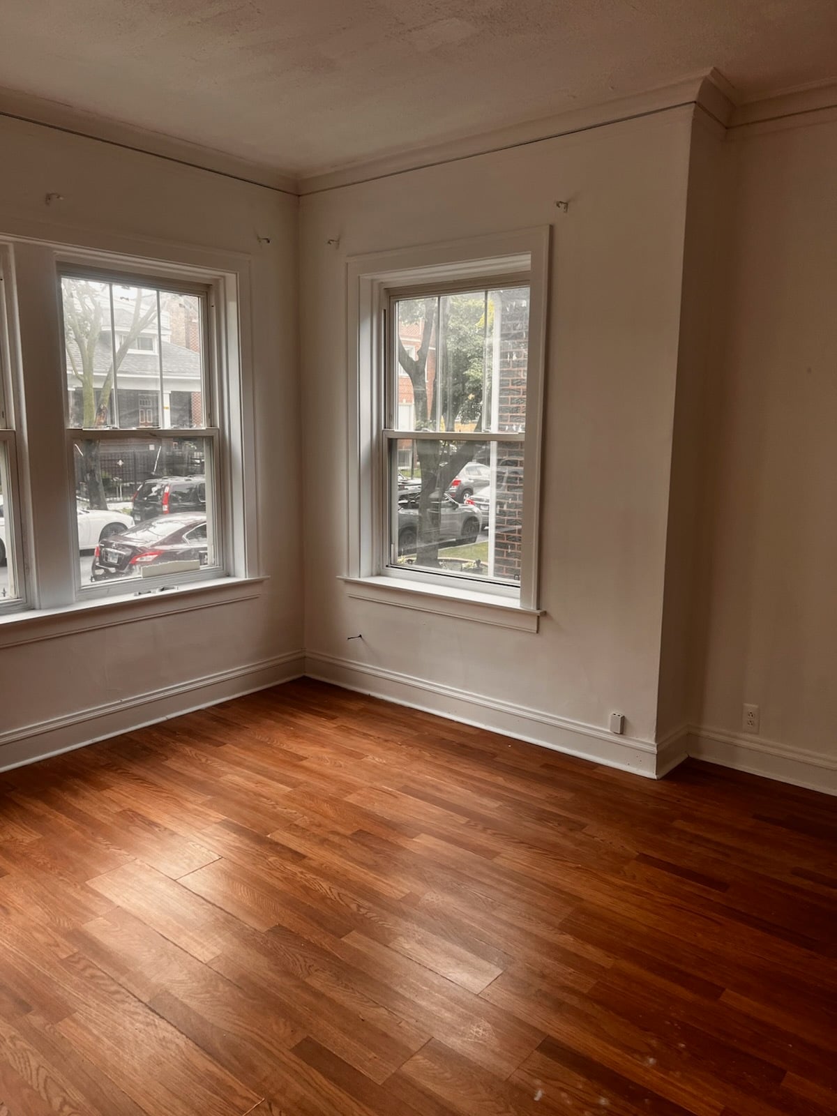 Building Photo - 6113 S Sacramento Ave