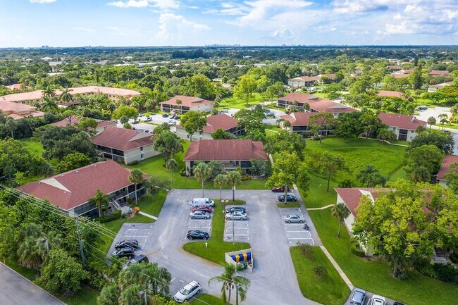 Building Photo - 6559 Chasewood Dr