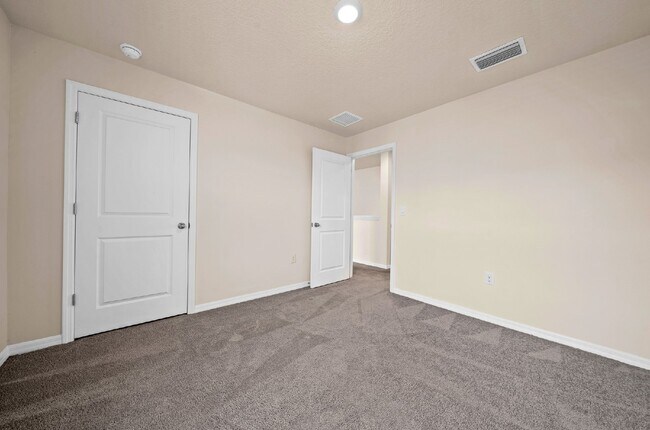 Building Photo - 5029 SW 87 St
