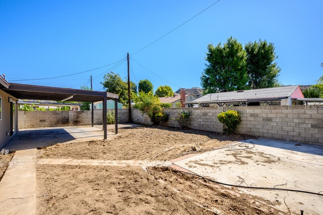 Building Photo - 22570 Los Tigres Dr