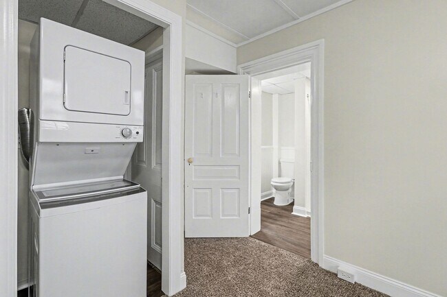 Building Photo - 145 S Pitt St