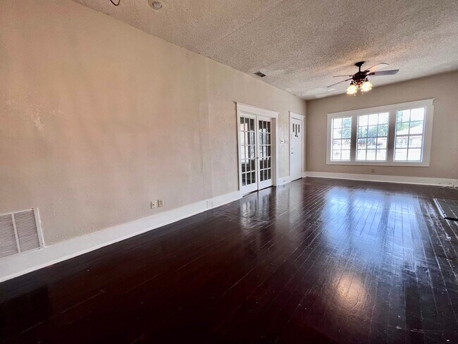 Building Photo - 2016 Rosario St