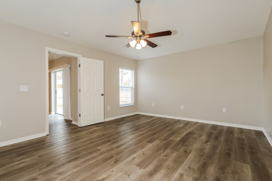 Building Photo - 10809 Windbury Way
