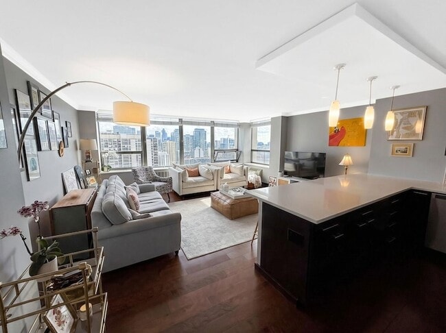 Building Photo - 1460 N Sandburg Terrace