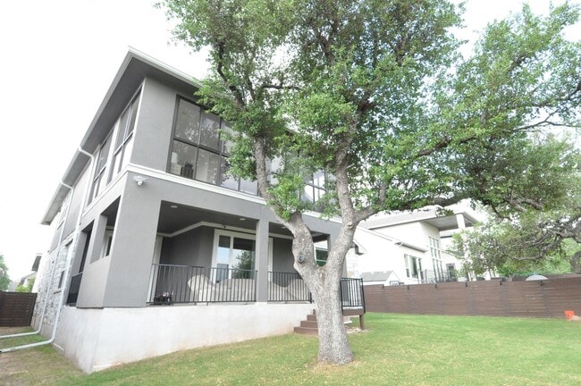 Building Photo - Gorgeous Home with Green Belt view!