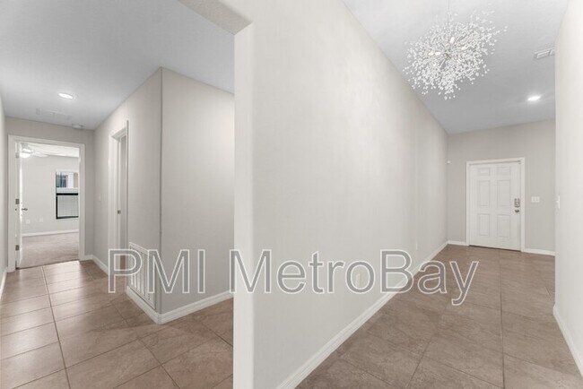 Building Photo - 9703 Sage Creek Dr