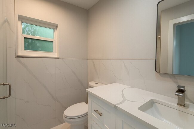 Building Photo - 2210 SE 27th Terrace