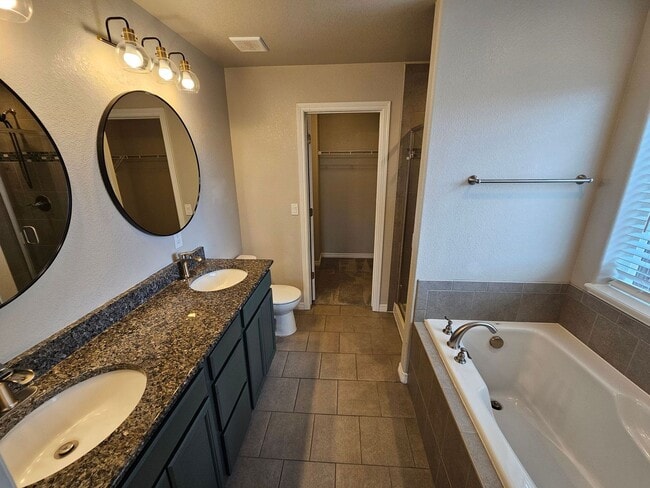Building Photo - 13256 Park Meadows Dr