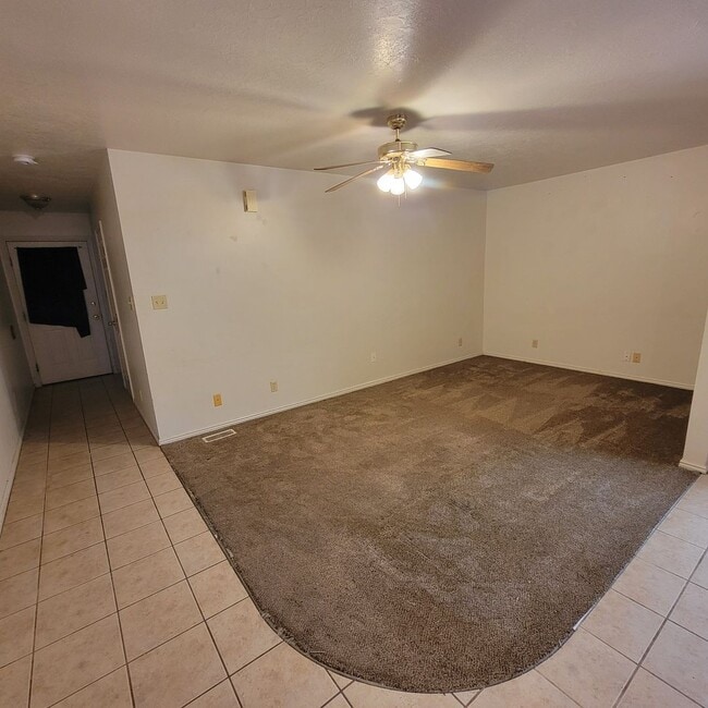 Building Photo - Charming Duplex in Cedar City