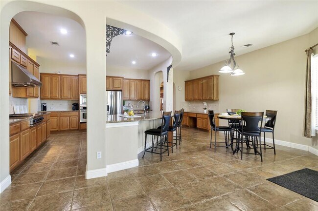 Building Photo - 5600 Laguna Cliff Ln