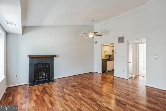 Building Photo - 4533 28th Rd S