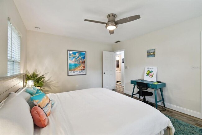 Building Photo - 4324 S Clark Ave