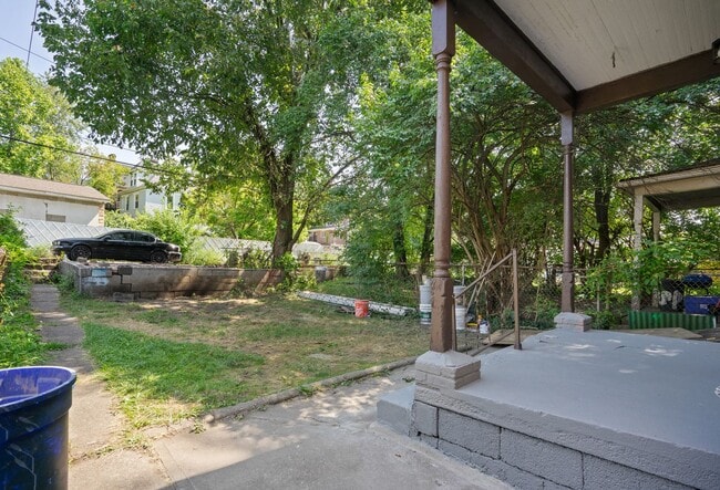Building Photo - Newly Renovated 4 Bed, 2 Bath Home - Off-S...