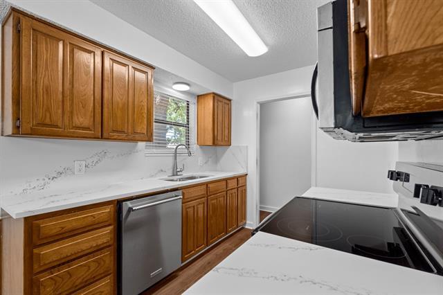 Building Photo - 6007 Brentcove Dr