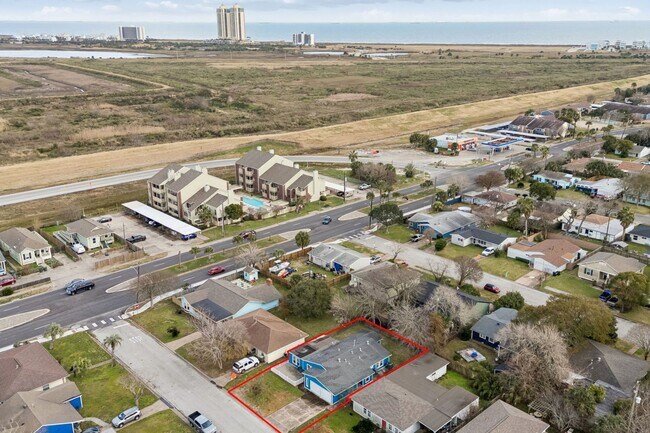 Building Photo - 105 Pompano Ave