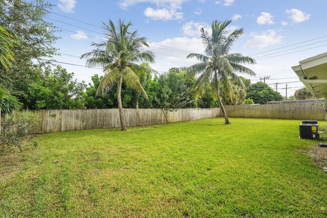 Building Photo - 3133 Albatross Rd