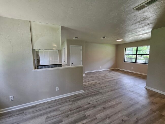 Building Photo - 3245 Whitney Dr E
