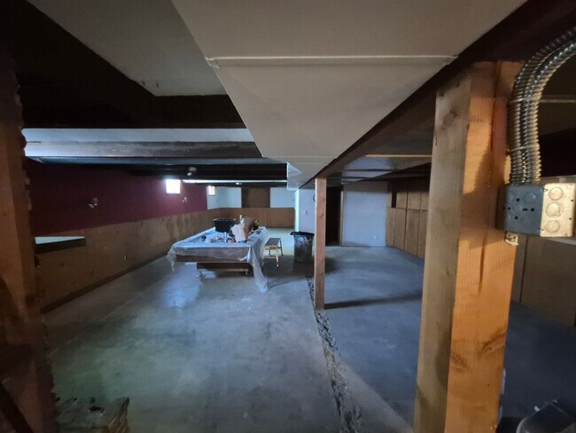 Building Photo - Refurbished home with Basement and large yard