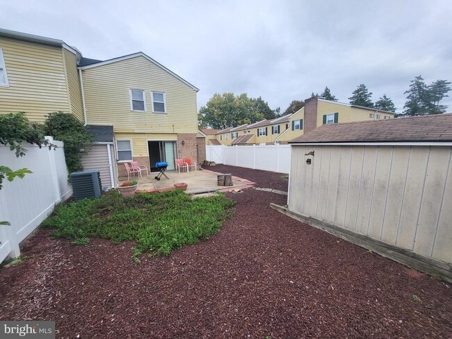 Building Photo - 24 Hollybrooke Dr