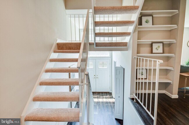 Building Photo - 5415 Helm Ct