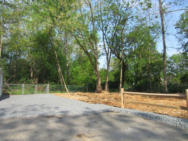 Building Photo - 22 Lasatta Ave